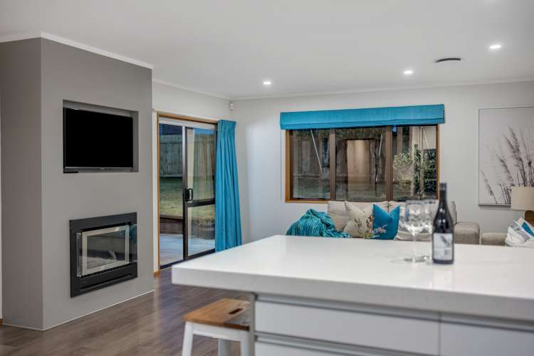 54 Channing Crescent Botany Downs_32