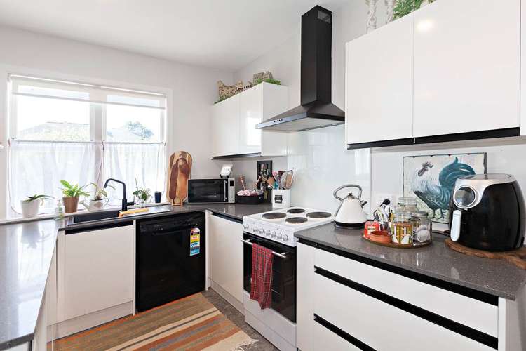 56 Stamford Park Road Mount Roskill_11