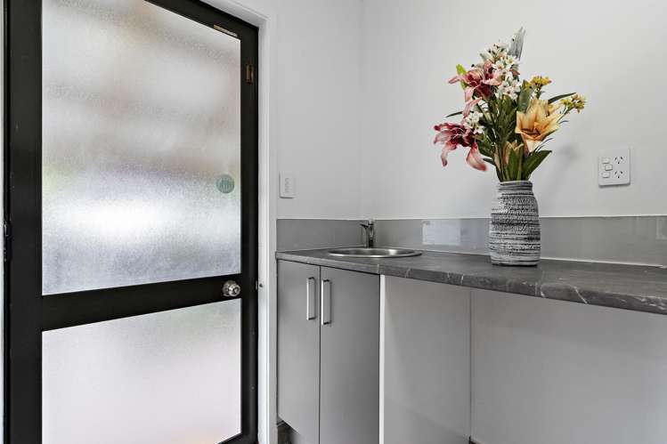 2/9 Wharf Road Te Atatu Peninsula_4