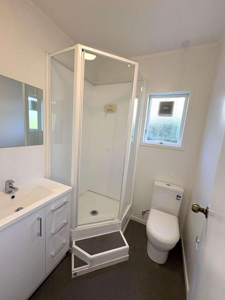 2/58 Clonbern Road Remuera_6