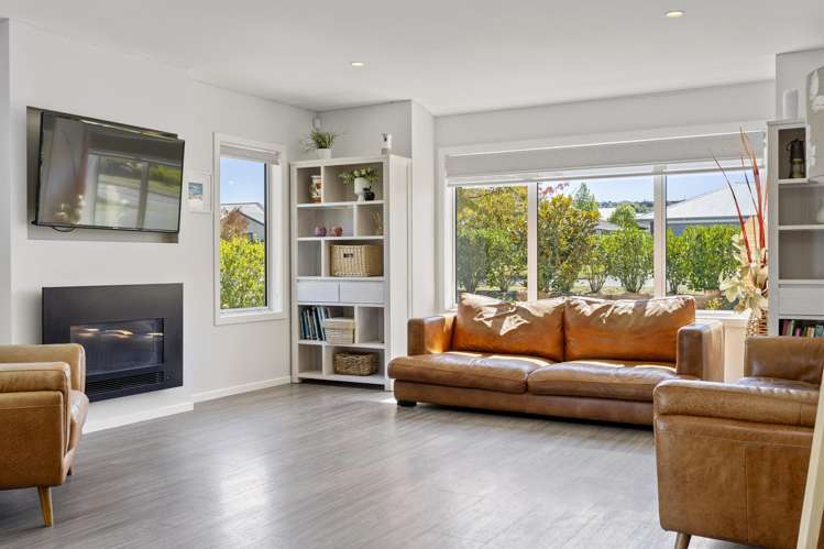 5 Royal Coachman Drive_3