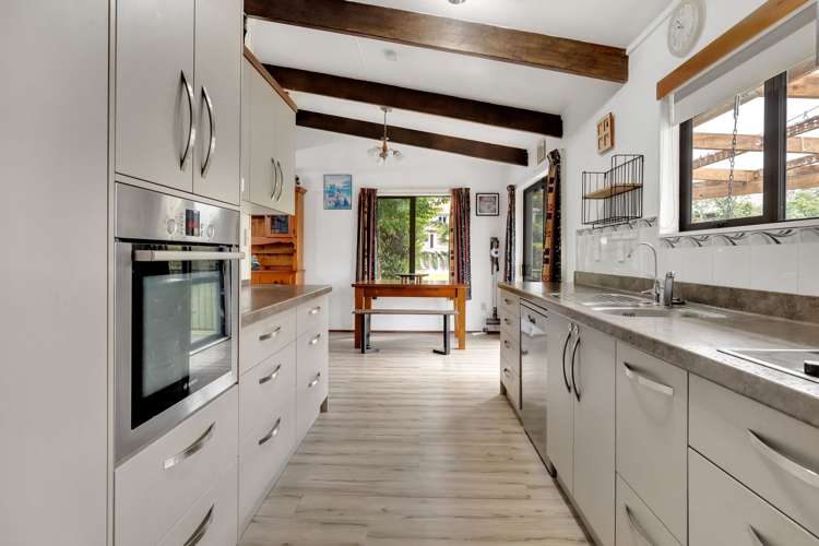 15 Henare Place Tihiotonga_7