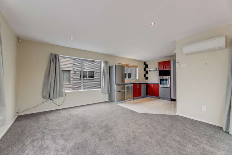 8/443 Hereford Street Linwood_2