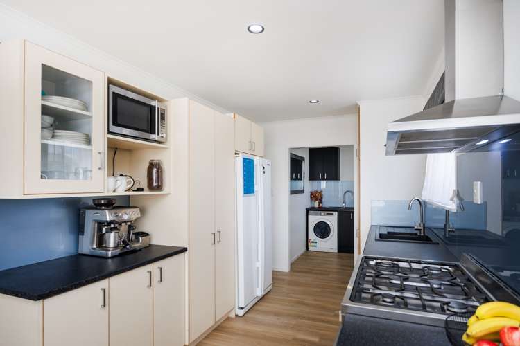 42 Clyde Crescent Roslyn_12