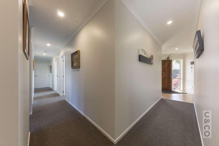 8 Larmer Drive Kumeu_33