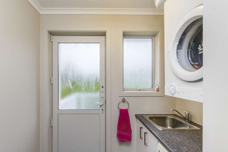 12 Poplar Grove Feilding_13