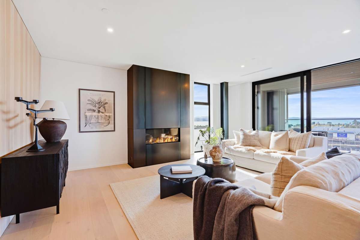 APT 206 Customs Quay_2