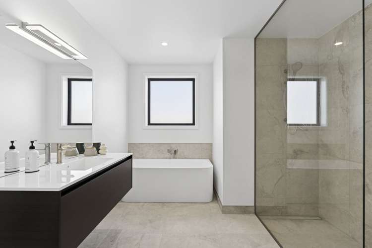 6 Moonstone Street Albert Town_11