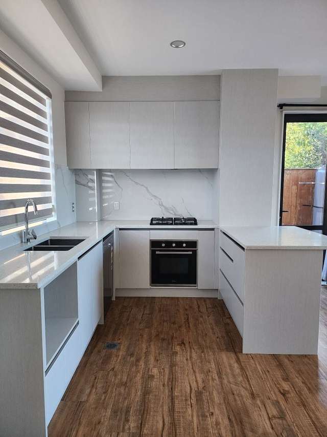 22F Totaravale Drive Totara Vale_2