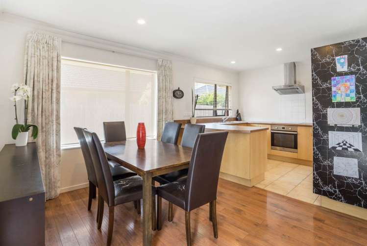 6 Old Park Place Takanini_5