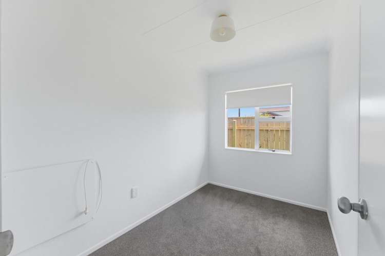 209 Seaview Road Westown_11