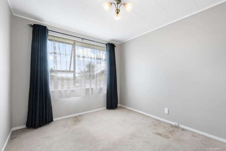 6 Oreti Place Clover Park_9