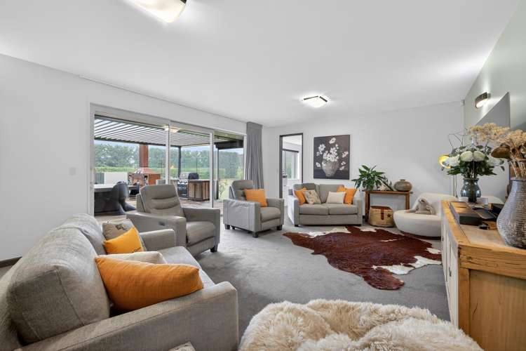 712 Highfield Road Burnham_9