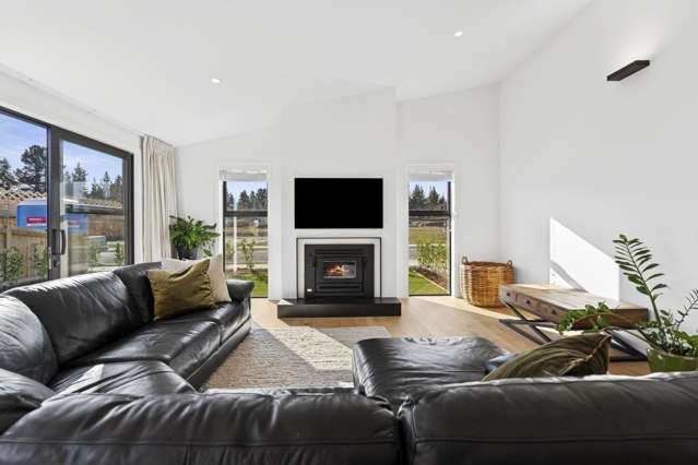 6 Moonstone Street Albert Town_2