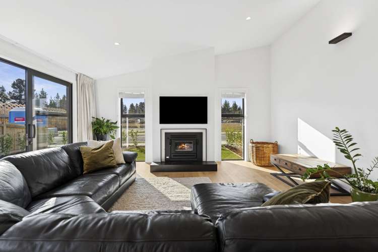 6 Moonstone Street_2