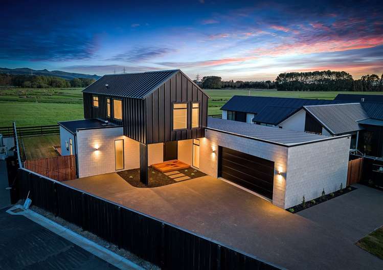 33 Frank Ernest Crescent_0