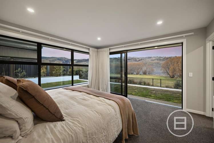 8 Pegasus Court Mount Pisa_11