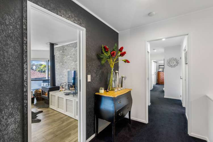 2/100 Gosford Drive Botany Downs_22