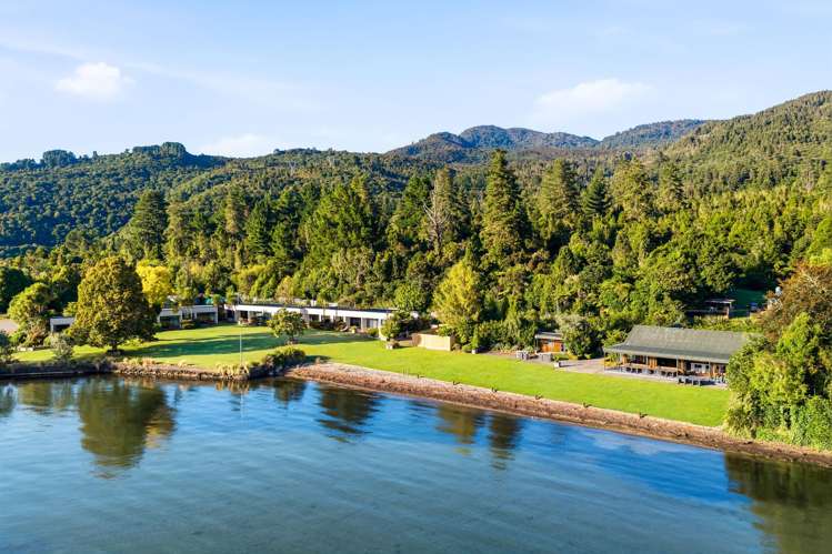 88 and 104 Waihi Road Tokaanu_1