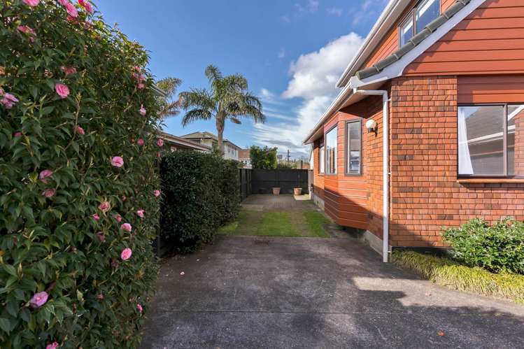 2/49 Rawhiti Road One Tree Hill_14