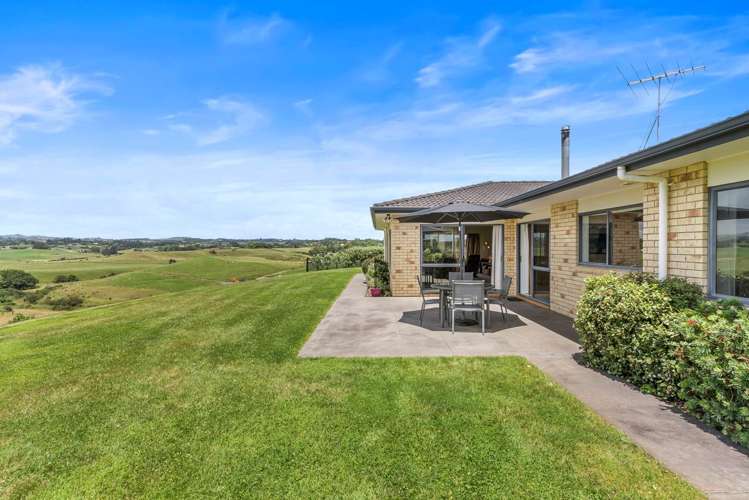 208 Burtt Road Paerata_16