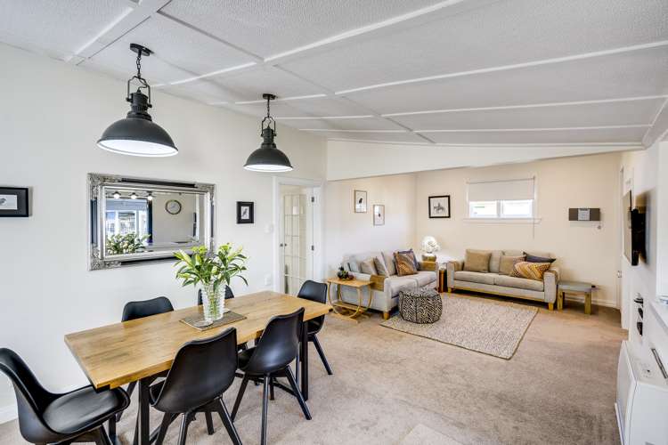 206 Lyndon Road West Hastings_5