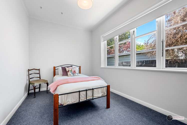 65 Hall Crescent Epuni_9