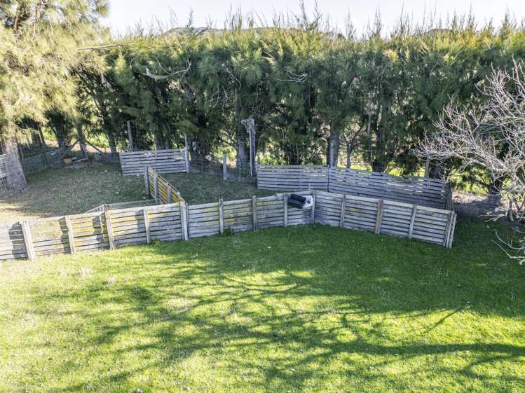 25 Stock Road Pakipaki_24