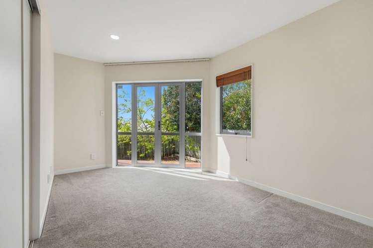 2/75A Target Road Totara Vale_33