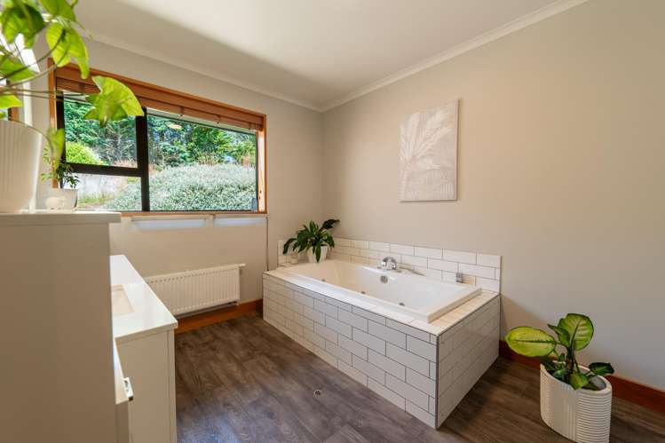 741 Waimea Valley Road Mandeville_19