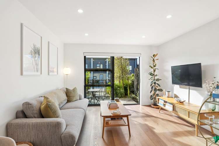 6 Jabuka Street_1