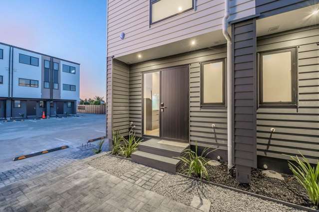 Entry Level, Mangere Central Location