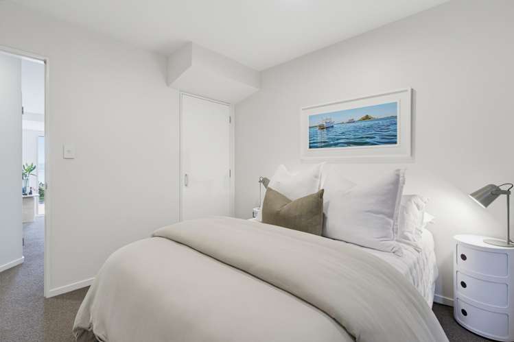 352 Queens Drive Lyall Bay_19
