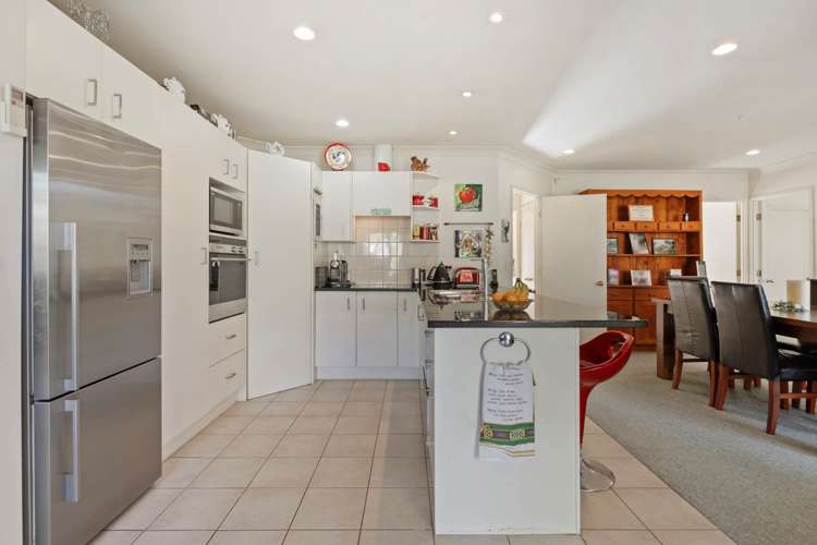 6 Castlehill Court Wattle Downs_10