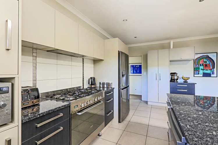 6 Lardon Place Frimley_7