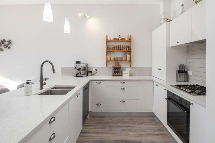 3 Lawrence Road Kenepuru Sound_10