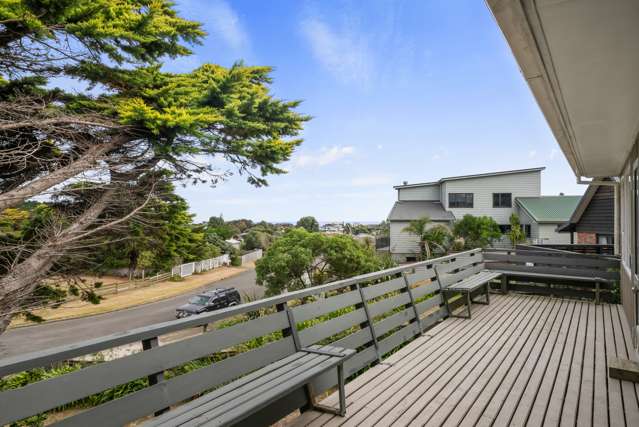 12 Arataki Grove Waitarere Beach_1