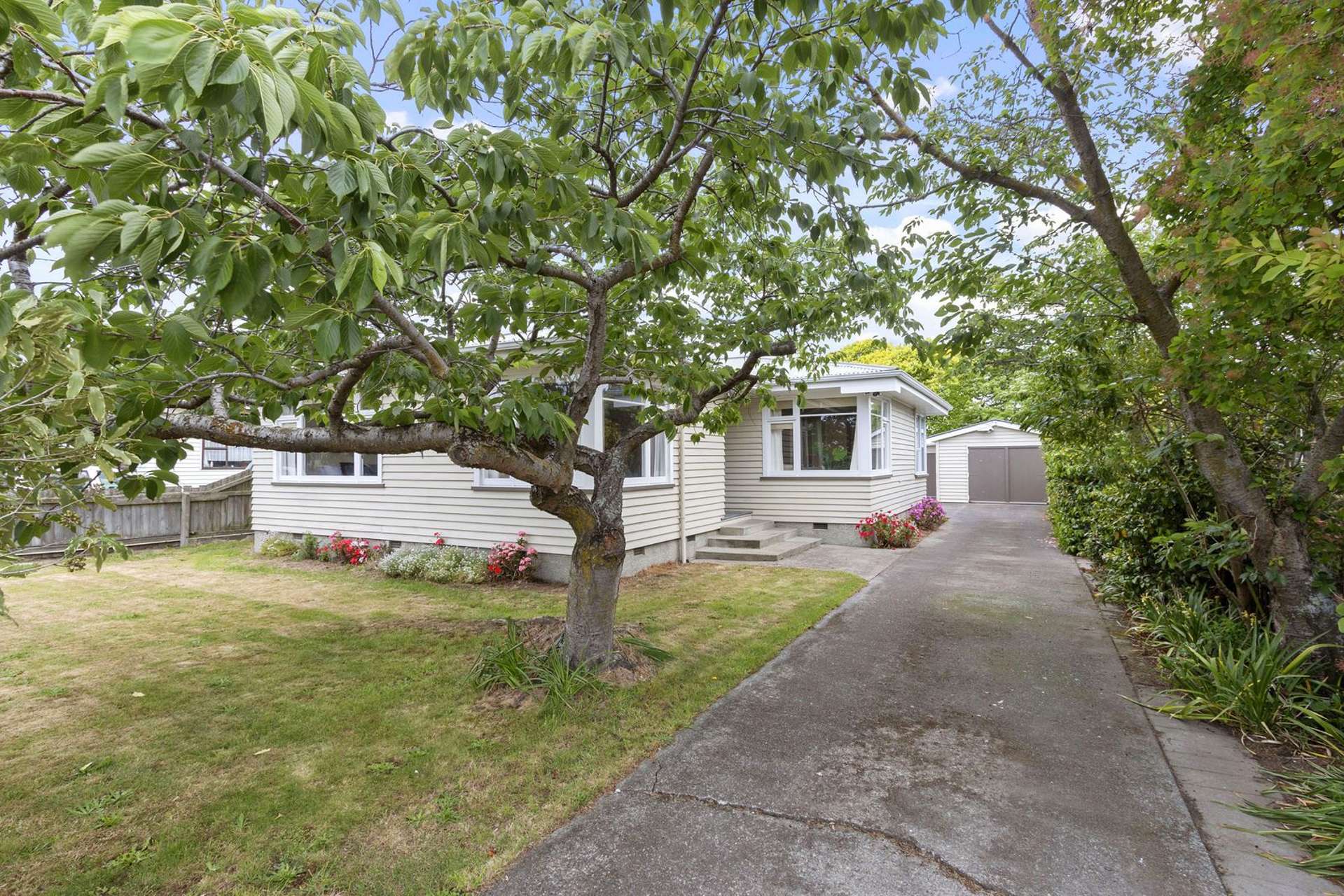 412 Breezes Road Aranui_0