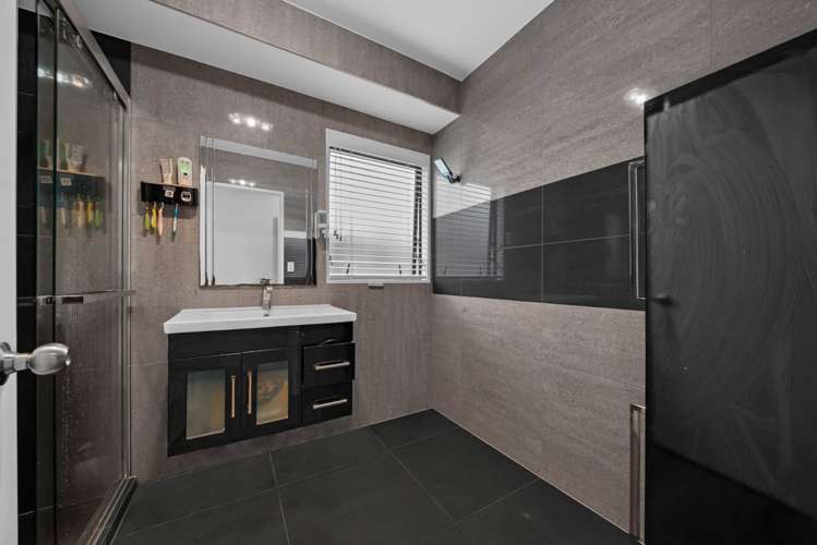 2 Pantera Way Hill Park_23