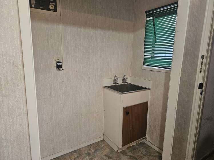 2/21 Booker Place Manurewa_5