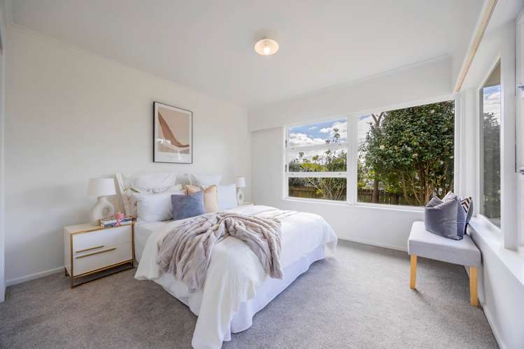 1/221 Wairau Road Totara Vale_16