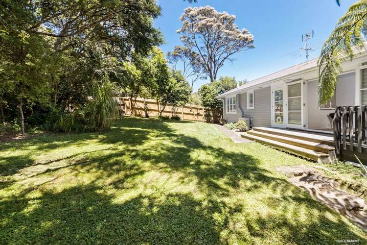 57 Woodfern Crescent Titirangi_9