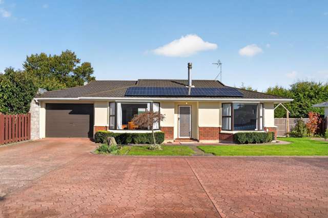 Easy Care Living with Solar Appeal