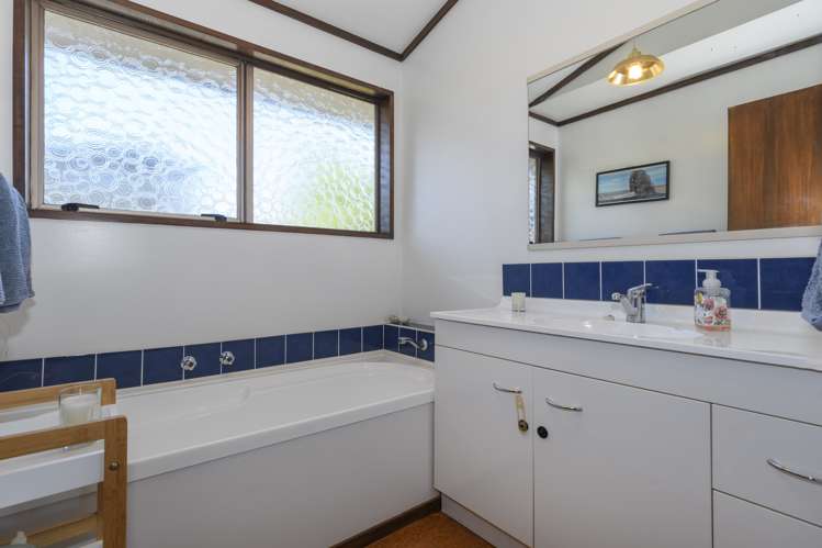 6 Bay Street Matua_27