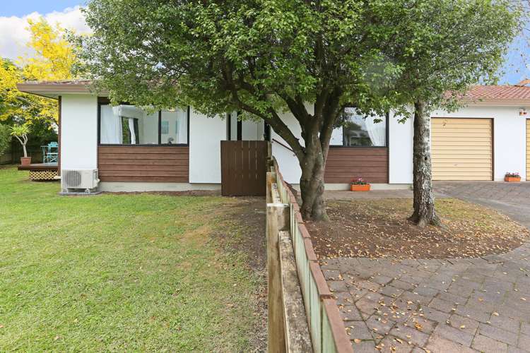 2/5 Septimus Place Henderson_1