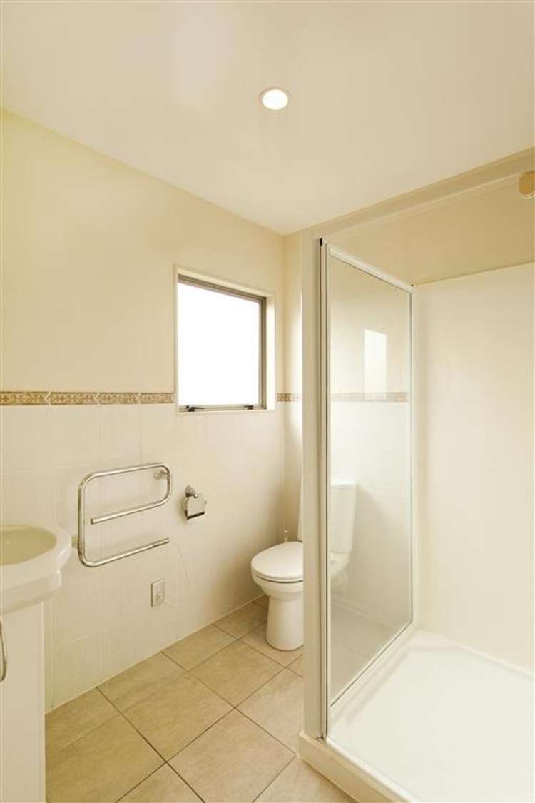 8 Scarboro Terrace Murrays Bay_12