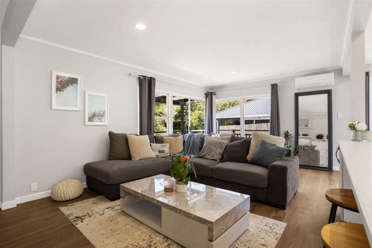 35 Taurus Crescent Beach Haven_11