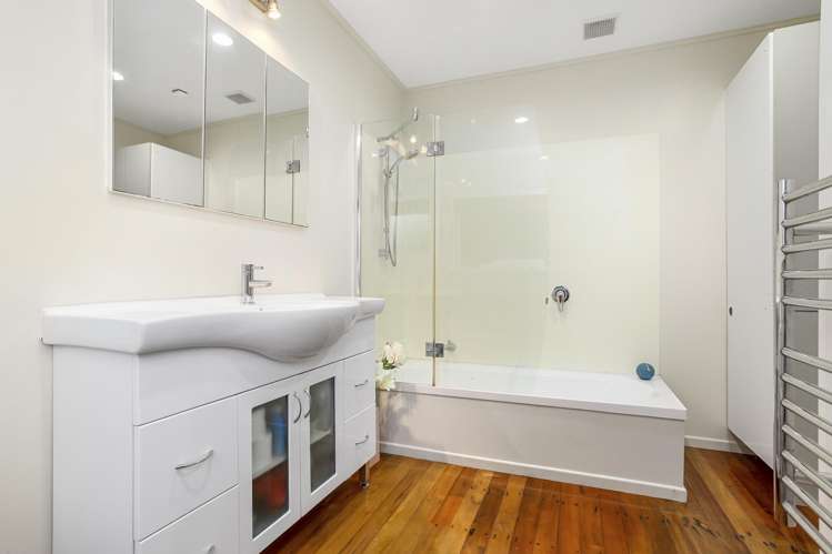 536 West Coast Road Oratia_13