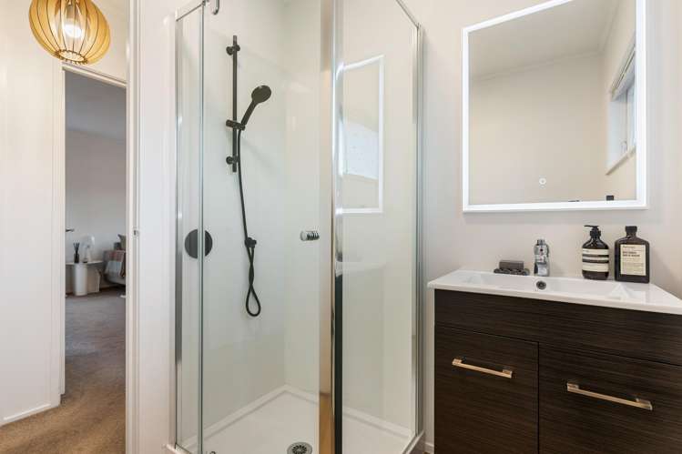 1/42 Girrahween Drive Totara Vale_9