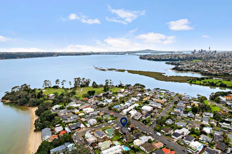 2/464 Point Chevalier Road Point Chevalier_1